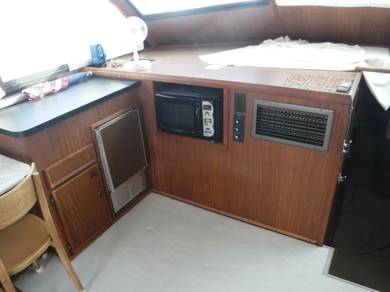 Slide: The Image of Hatteras 46 Convertible 1979 - 9