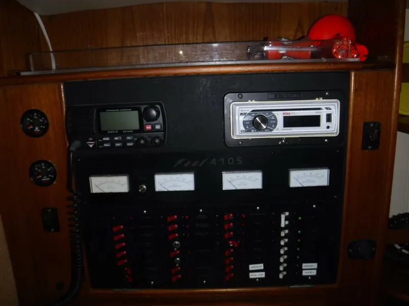 Slide: The Image of Farrier FAST 410 Masthead Sloop 1986 - 11