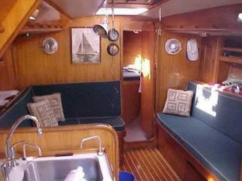 Slide: The Image of Farrier FAST 410 Masthead Sloop 1986 - 19