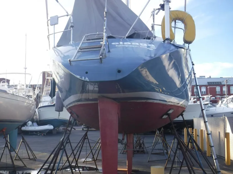 Slide: The Image of Farrier FAST 410 Masthead Sloop 1986 - 4
