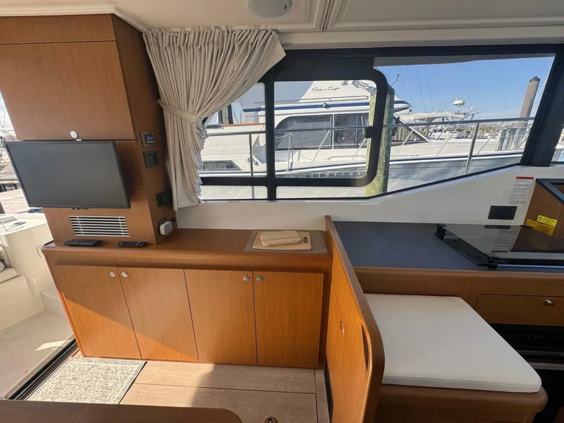Slide: The Image of Beneteau 2023 - 28