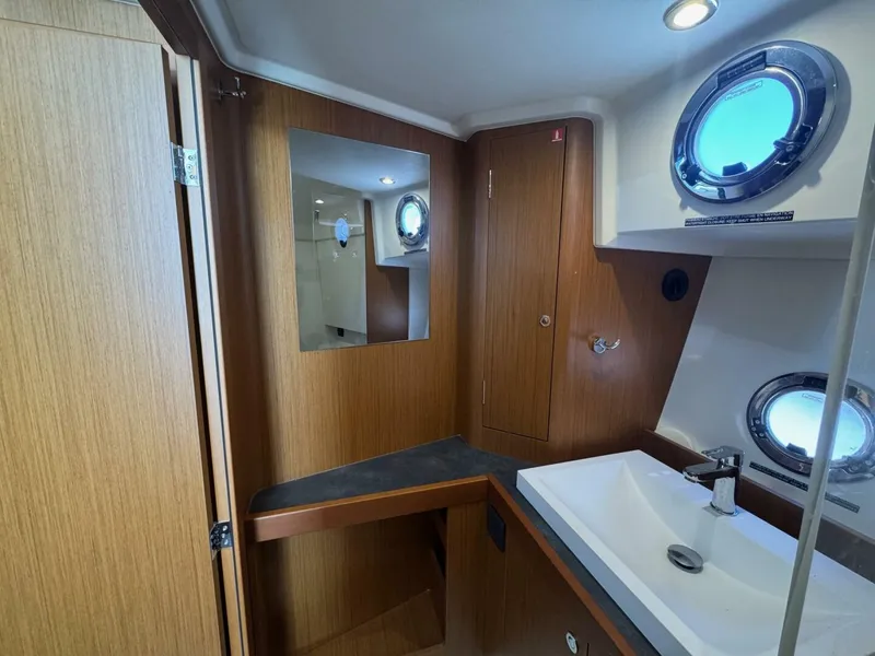 Slide: The Image of Beneteau 2023 - 38