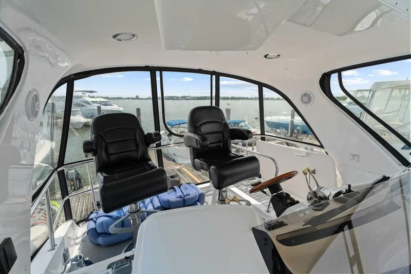 Slide: The Image of Sea Ray 480 Sedan Bridge 2003 - 29