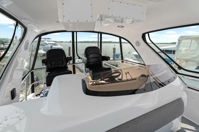 Slide: The Image of Sea Ray 480 Sedan Bridge 2003 - 39
