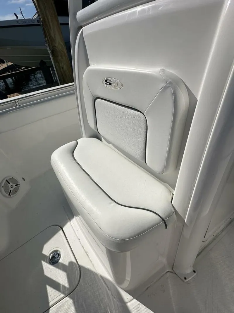 Slide: The Image of Sea Hunt 27 Gamefish Forward Seating 2014 - 26