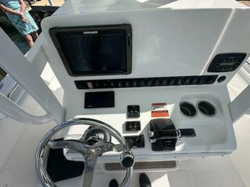 Slide: The Image of Sea Hunt 27 Gamefish Forward Seating 2014 - 29