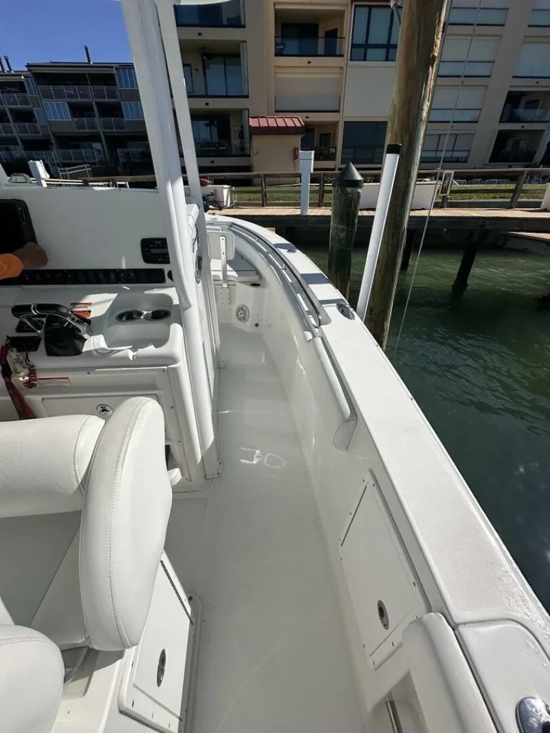 Slide: The Image of Sea Hunt 27 Gamefish Forward Seating 2014 - 39