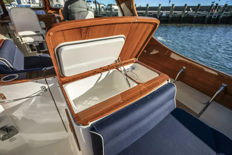 Slide: The Image of Hinckley Yachts Hinckley Picnic Boat 36 EP 2007 - 8