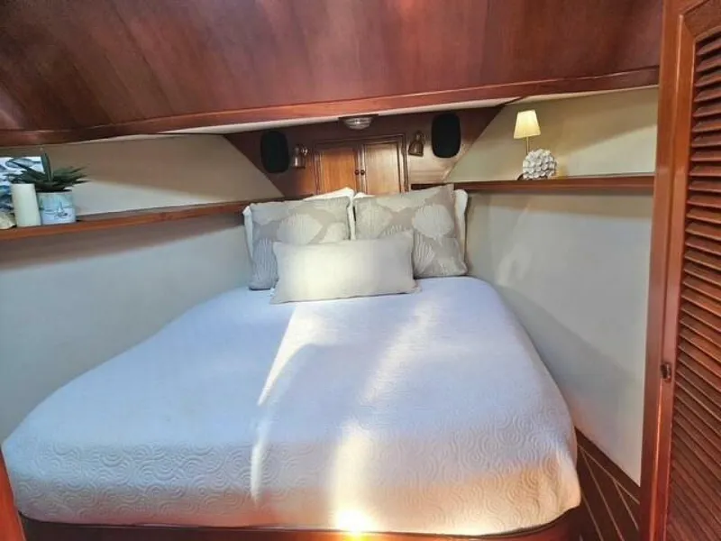 Slide: The Image of Offshore 48 Yachtfisher 1990 - 10
