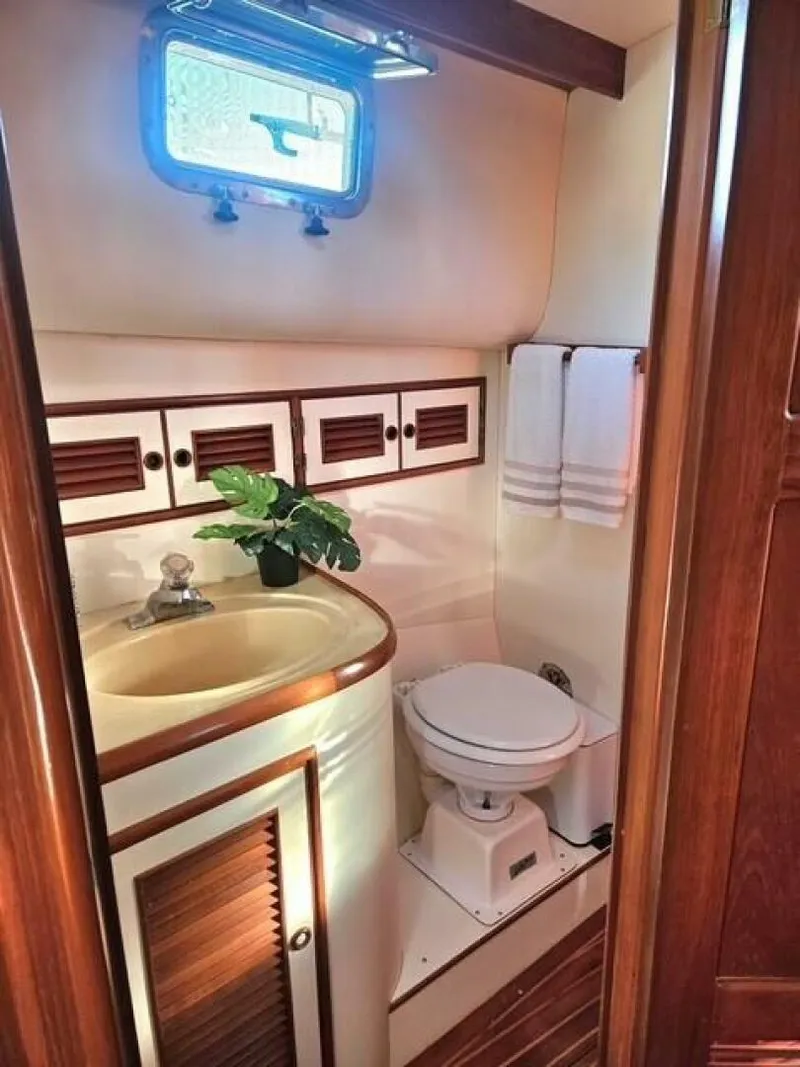 Slide: The Image of Offshore 48 Yachtfisher 1990 - 11