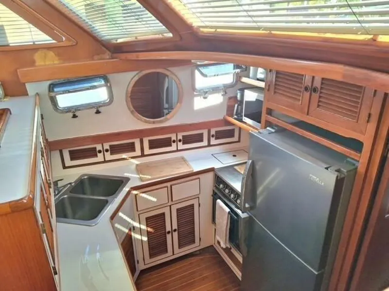 Slide: The Image of Offshore 48 Yachtfisher 1990 - 7