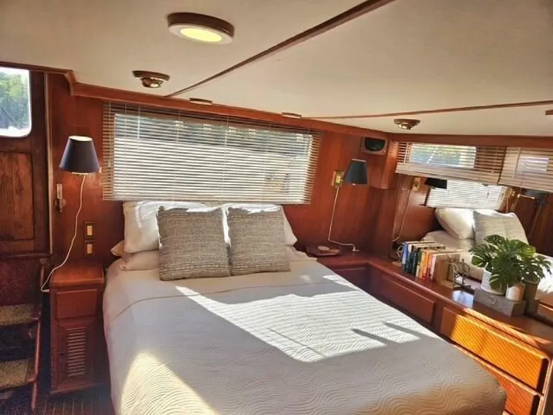 Slide: The Image of Offshore 48 Yachtfisher 1990 - 8