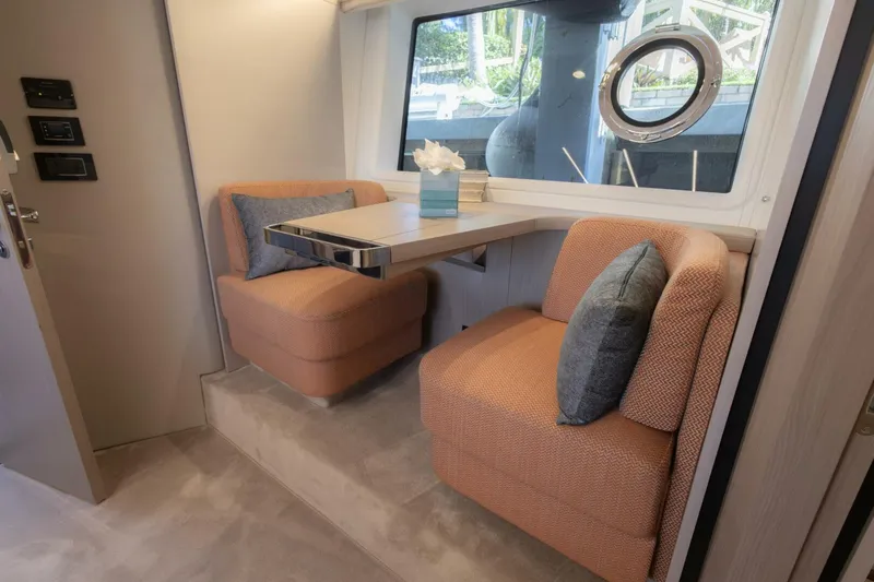 Slide: The Image of Azimut Fly 2021 - 37
