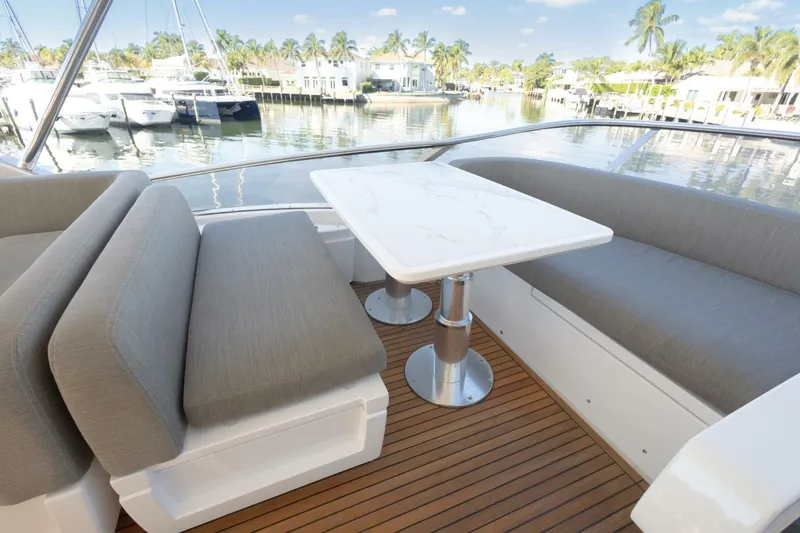 Slide: The Image of Azimut Fly 2021 - 57