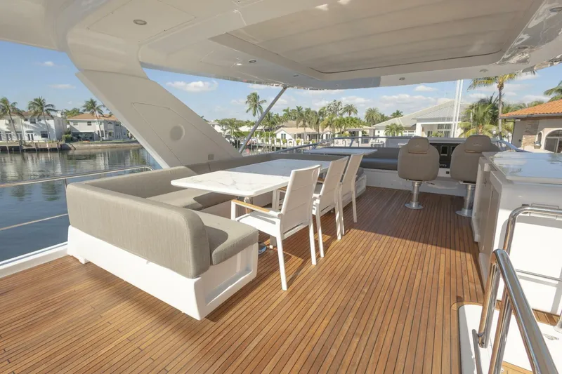 Slide: The Image of Azimut Fly 2021 - 61