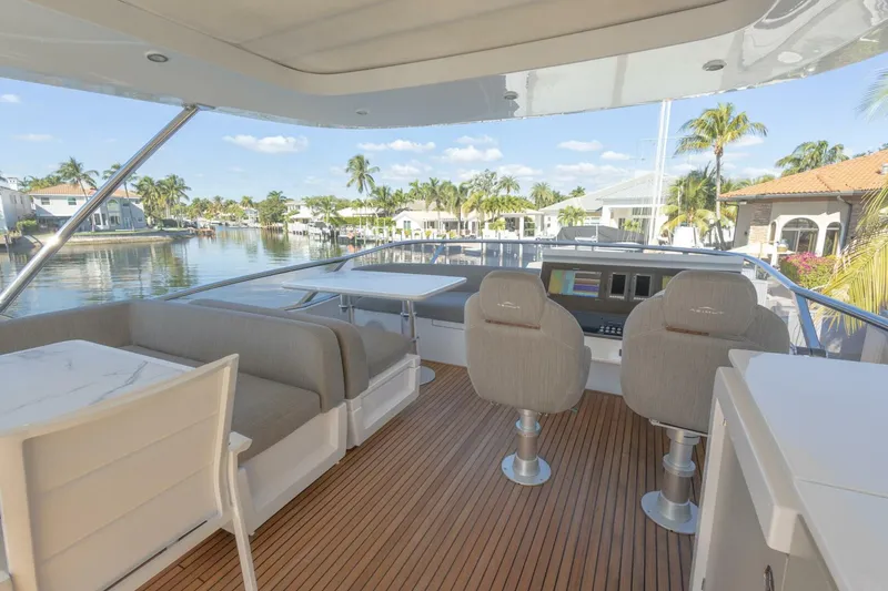 Slide: The Image of Azimut Fly 2021 - 62