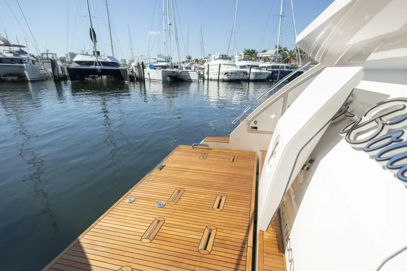 Slide: The Image of Azimut Fly 2021 - 8
