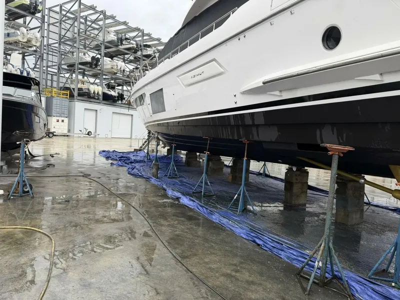 Slide: The Image of Azimut Fly 2021 - 84