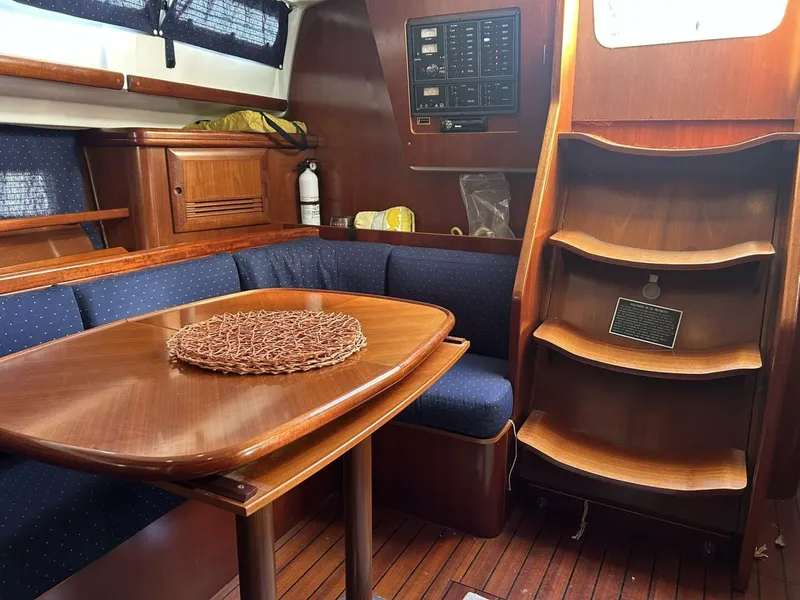 Slide: The Image of Beneteau 42cc 2003 - 12