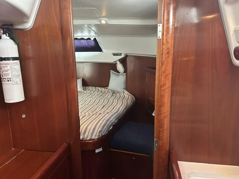 Slide: The Image of Beneteau 42cc 2003 - 18