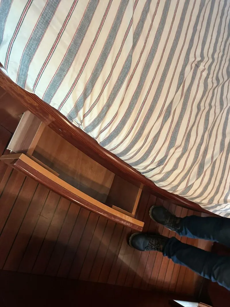 Slide: The Image of Beneteau 42cc 2003 - 22