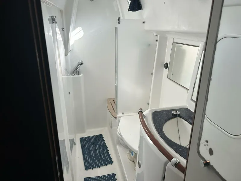 Slide: The Image of Beneteau 42cc 2003 - 26