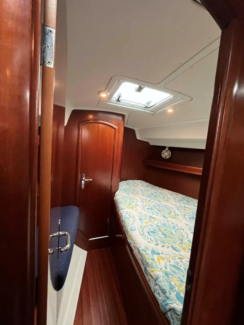 Slide: The Image of Beneteau 42cc 2003 - 29