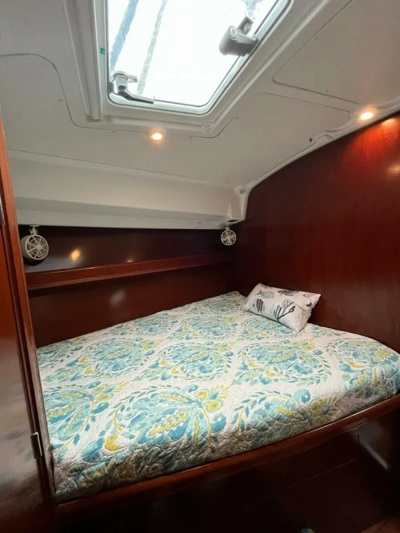 Slide: The Image of Beneteau 42cc 2003 - 30