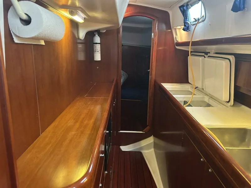 Slide: The Image of Beneteau 42cc 2003 - 35