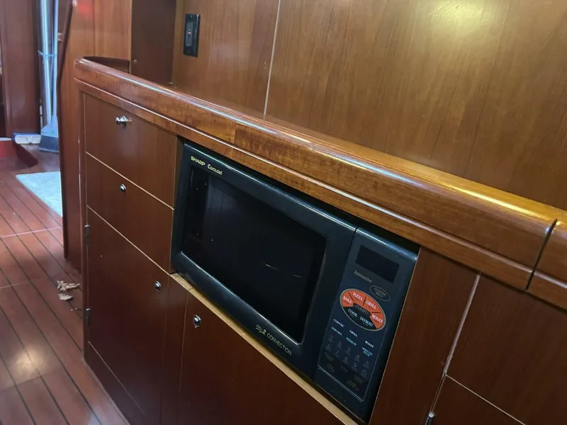 Slide: The Image of Beneteau 42cc 2003 - 39