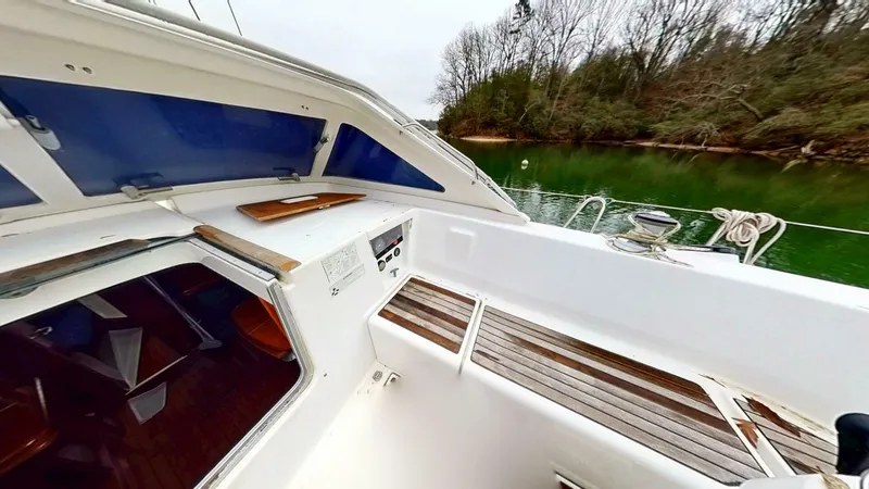 Slide: The Image of Beneteau 42cc 2003 - 47