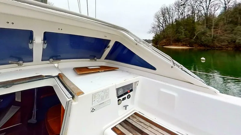 Slide: The Image of Beneteau 42cc 2003 - 48