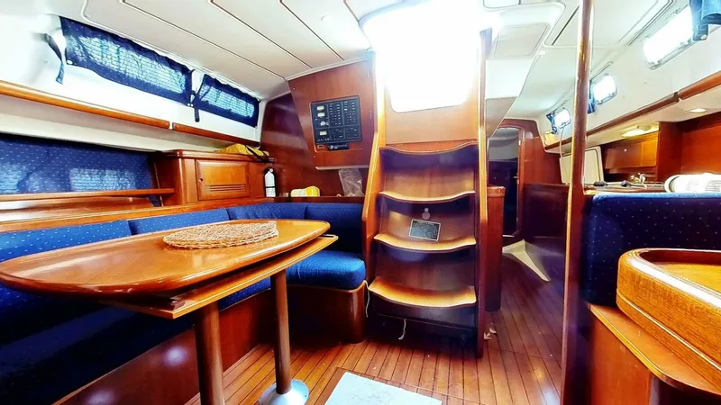 Slide: The Image of Beneteau 42cc 2003 - 5