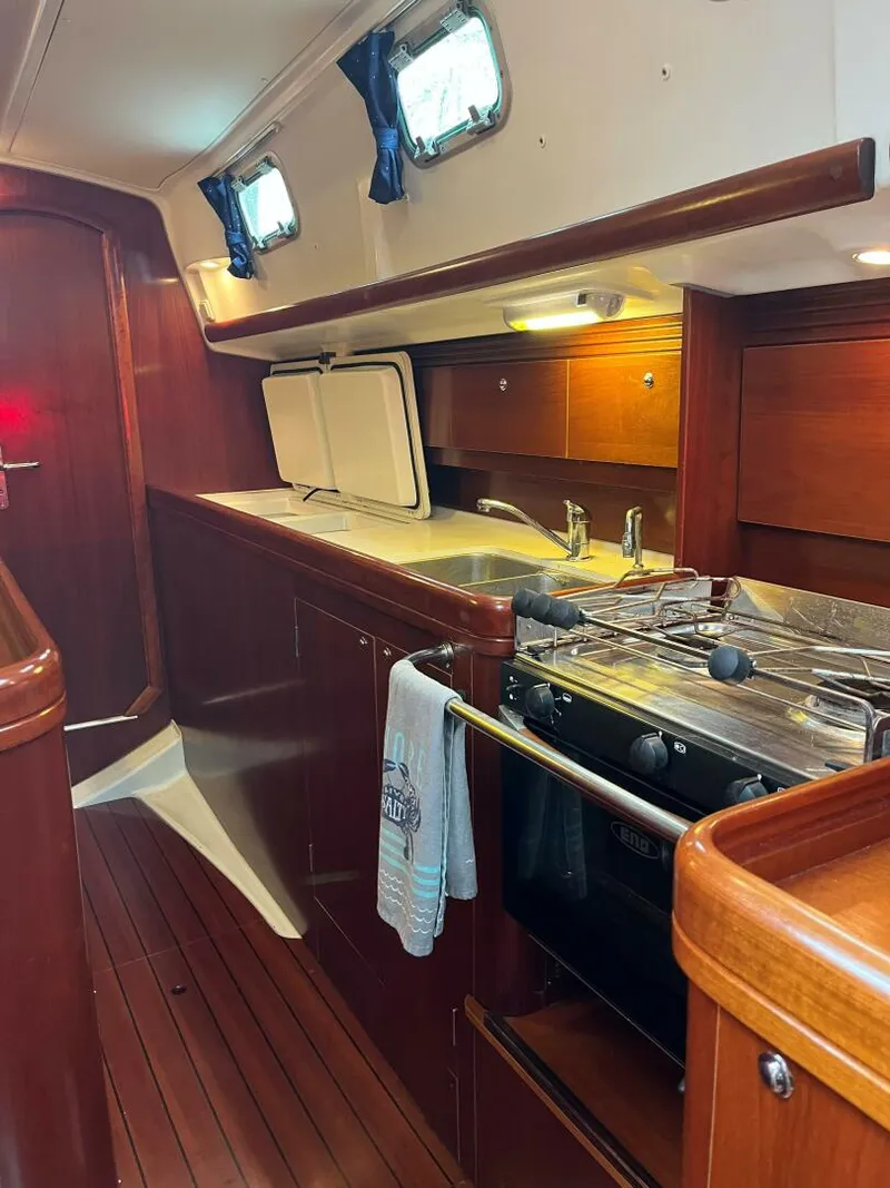 Slide: The Image of Beneteau 42cc 2003 - 6