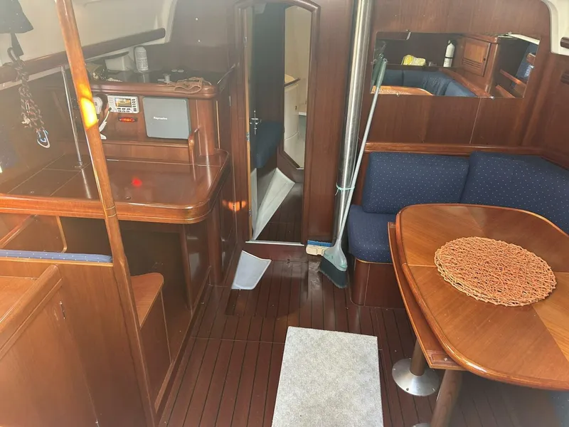 Slide: The Image of Beneteau 42cc 2003 - 9