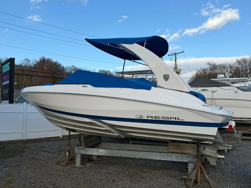 Slide: The Image of Regal 2000 ES Bowrider 2016 - 22