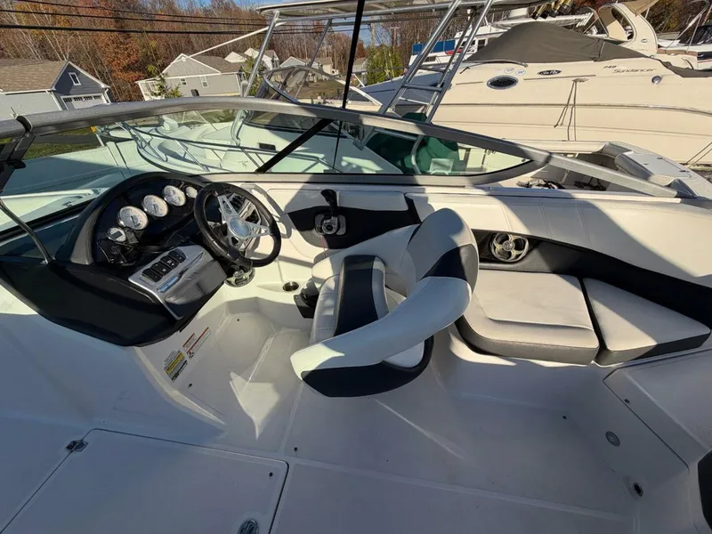 Slide: The Image of Regal 2000 ES Bowrider 2016 - 8