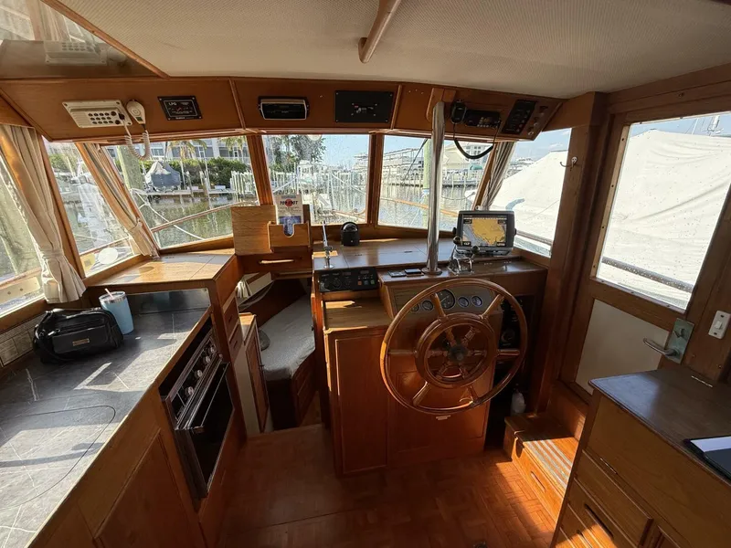 Slide: The Image of Grand Banks 36 Classic 1985 - 7