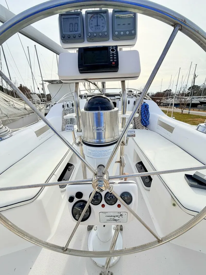 Slide: The Image of Catalina 380 2001 - 15