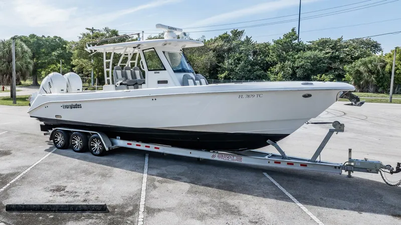 The Image of Everglades 335 Center Console 2021 - 0