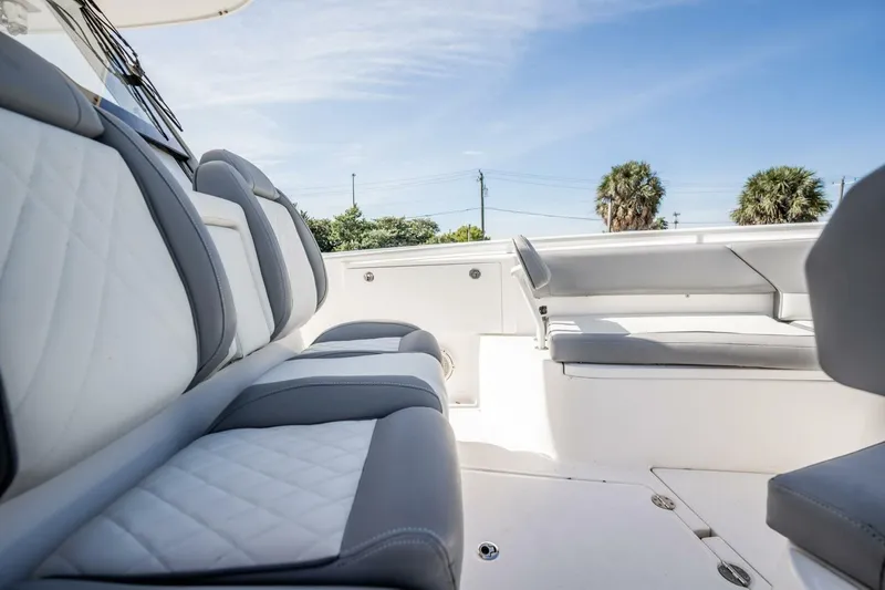 Slide: The Image of Everglades 335 Center Console 2021 - 14