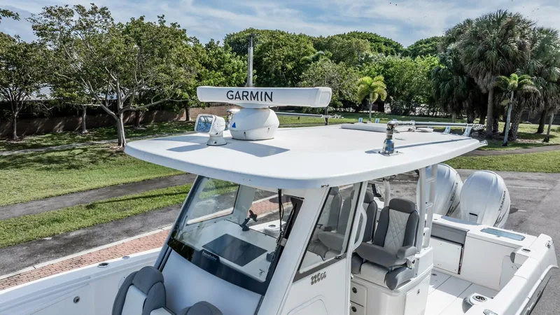 Slide: The Image of Everglades 335 Center Console 2021 - 16