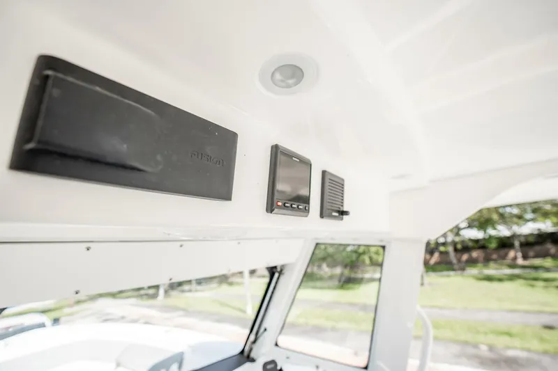 Slide: The Image of Everglades 335 Center Console 2021 - 24