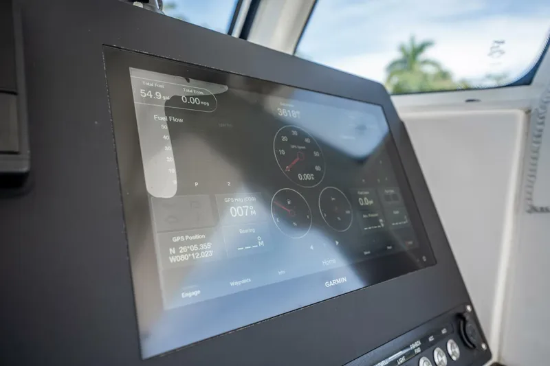 Slide: The Image of Everglades 335 Center Console 2021 - 29