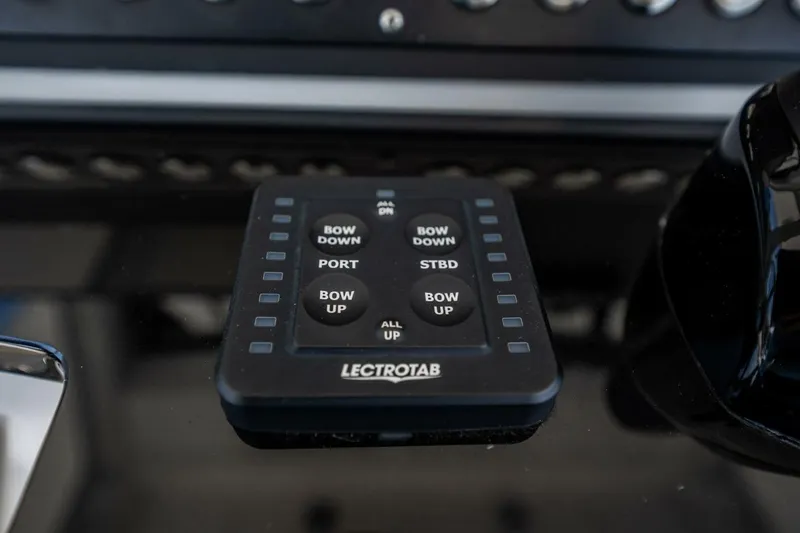 Slide: The Image of Everglades 335 Center Console 2021 - 30