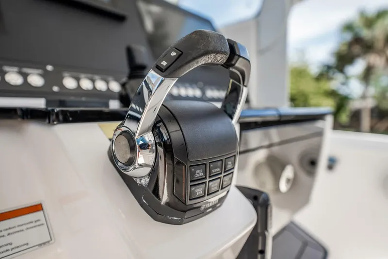 Slide: The Image of Everglades 335 Center Console 2021 - 31