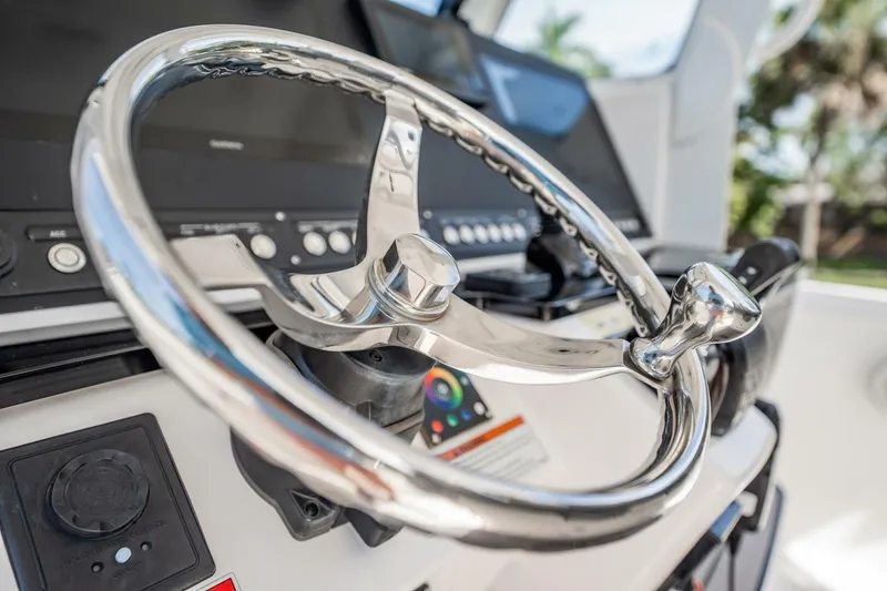 Slide: The Image of Everglades 335 Center Console 2021 - 32