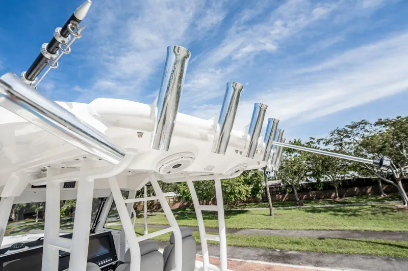 Slide: The Image of Everglades 335 Center Console 2021 - 35
