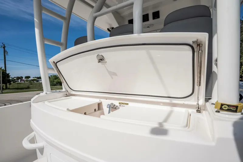 Slide: The Image of Everglades 335 Center Console 2021 - 39