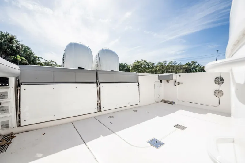 Slide: The Image of Everglades 335 Center Console 2021 - 43
